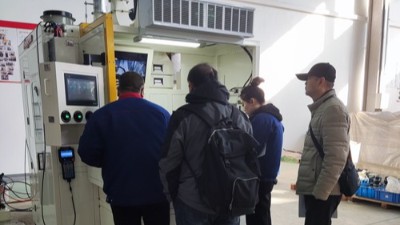 驗收成功！定制款自動噴膠機(jī)獲橡膠制品客戶高度認(rèn)可