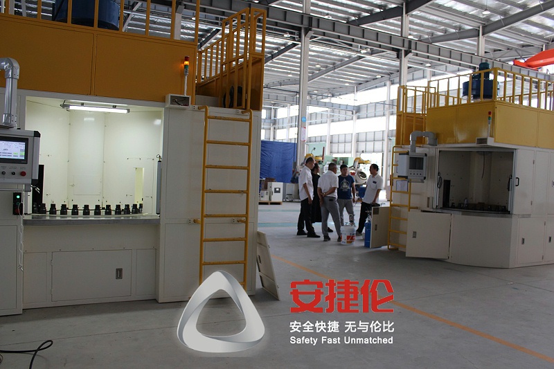 上海客戶參觀噴膠機(jī)、滾噴機(jī) (1)