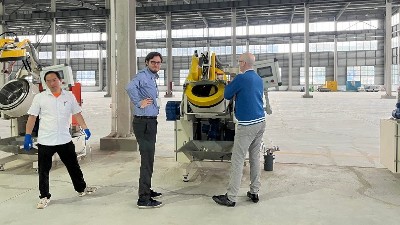 無(wú)錫橡膠密封件客戶到訪安捷倫考察滾噴機(jī)，試機(jī)打樣