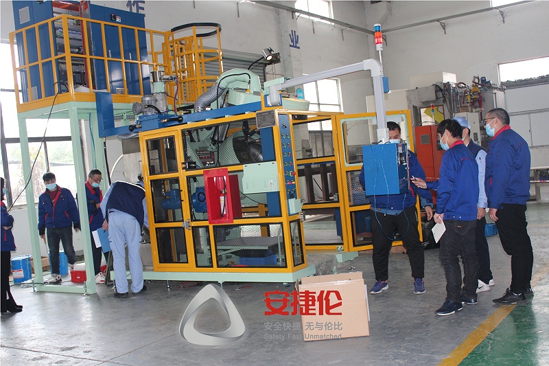 自動滾噴機