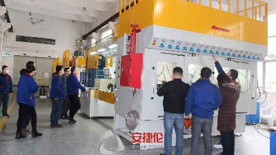 安捷倫新設備-鏈條噴膠機PLB216-ZB3015X順利通過客戶驗收！