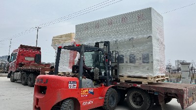 自動浸膠機、自動噴膠機發貨河南汽車橡膠減震客戶