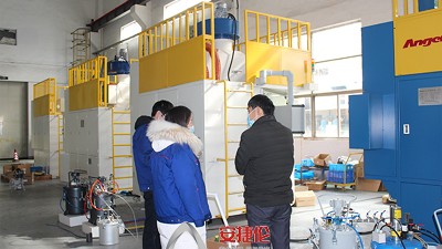 2021的第8天，客戶老板親自上門驗收，【ZP40自動噴膠機】