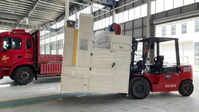 【噴膠機發貨】上海油封客戶的油封自動噴膠機PL38發貨啦